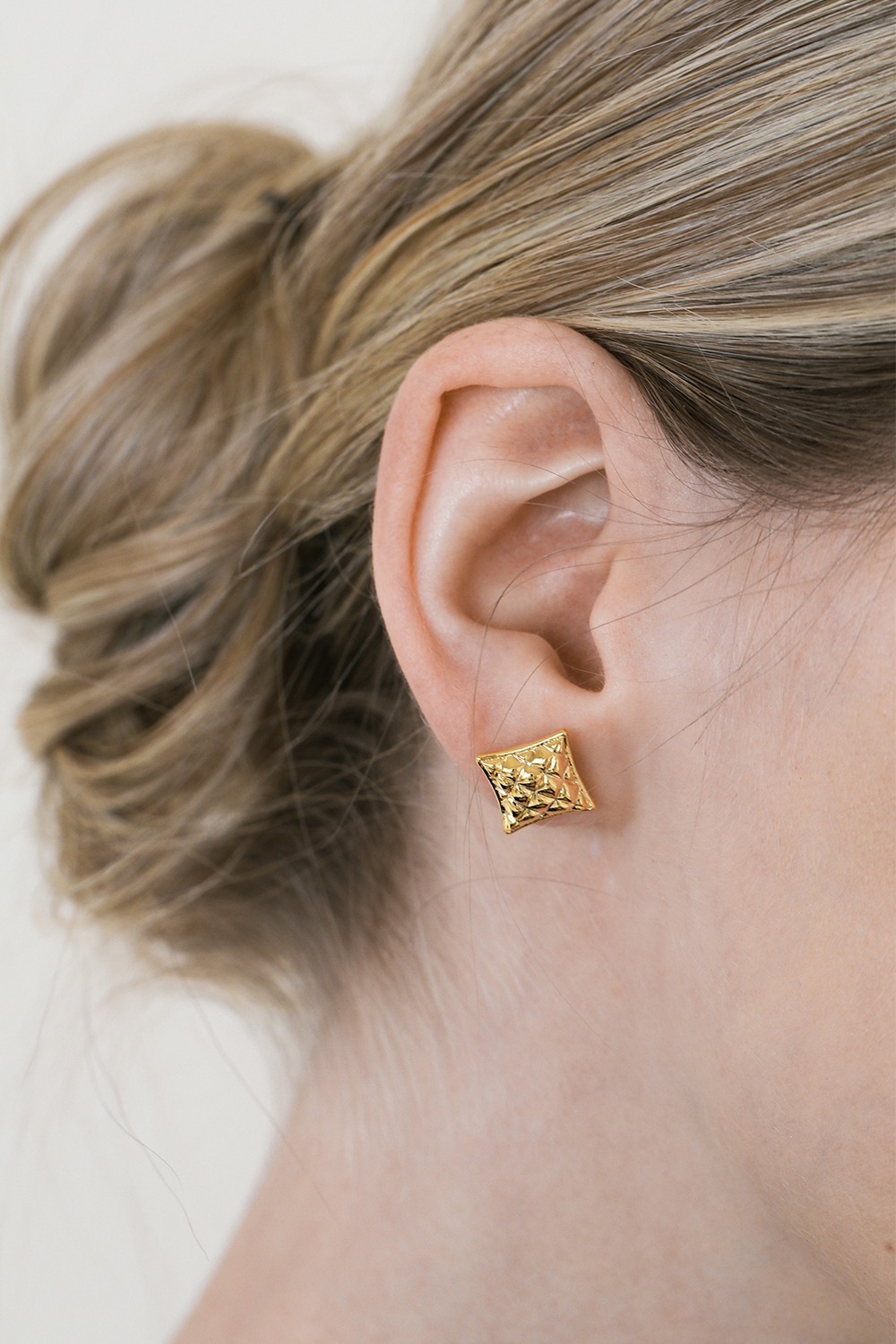 rhombus point earring E045