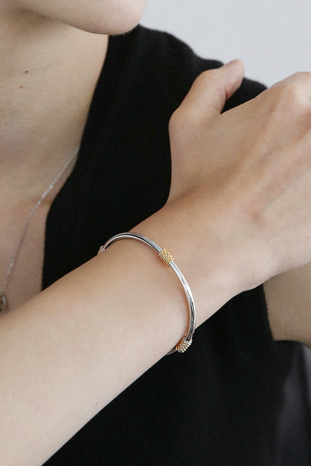 gold point simple bangle B033